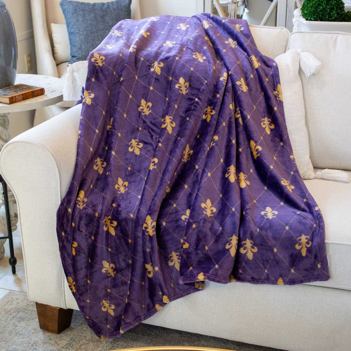 Mardi Gras Fleur De Lis Clovis Throw