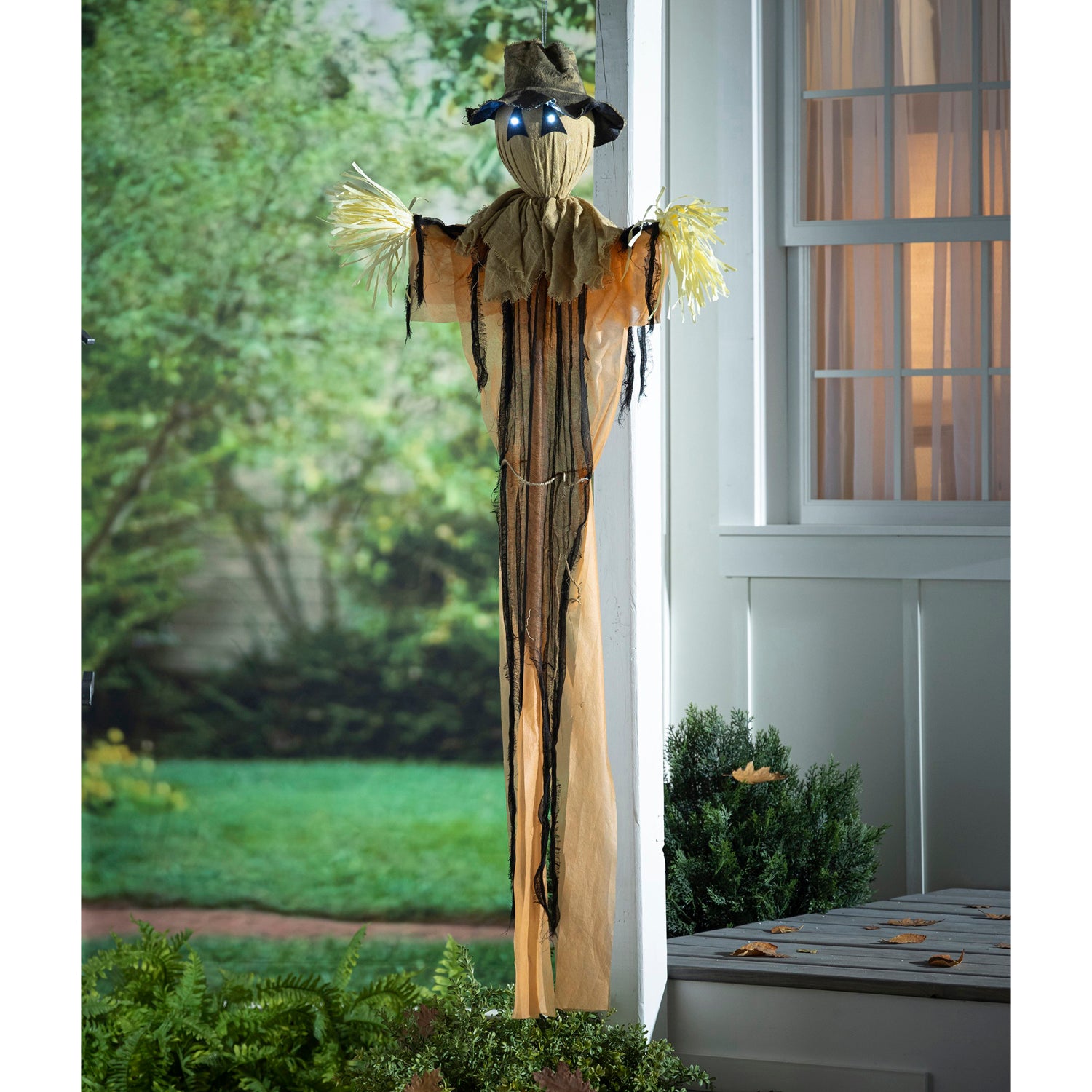 Spooky Scarecrow With Cold White Lights