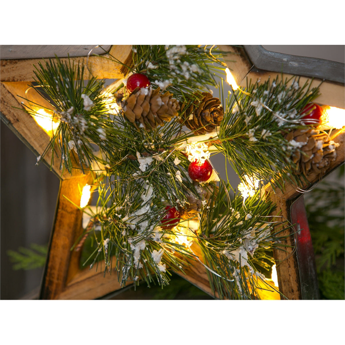 Wooden Star Table Decor, set of 2